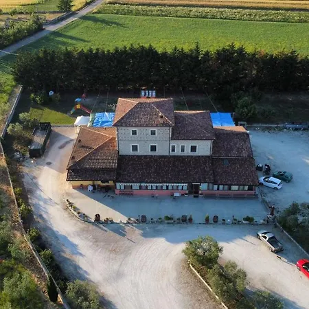 Farm stay Agriturismo La Vecchia Cascina Di Paolo & Belinda *