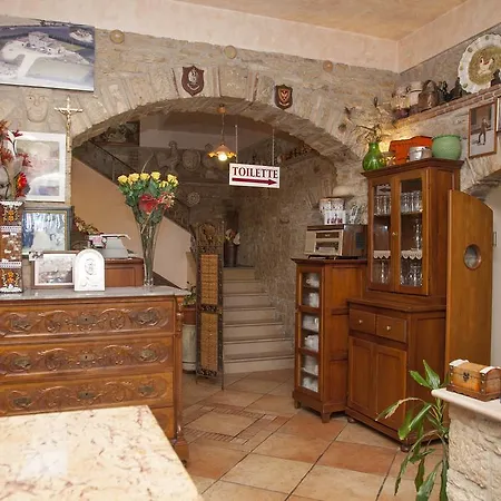 Agriturismo La Vecchia Cascina Di Paolo & Belinda Farm stay *