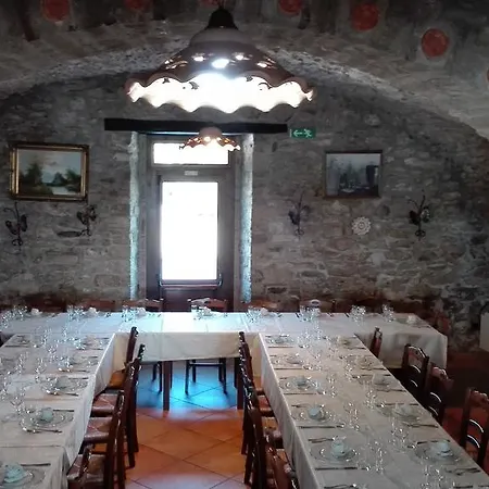 Agriturismo La Vecchia Cascina Di Paolo & Belinda Farm stay *