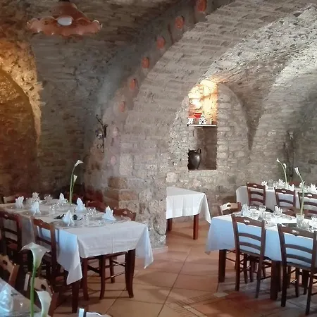 Agriturismo La Vecchia Cascina Di Paolo & Belinda Farm stay