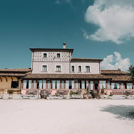 Agriturismo La Vecchia Cascina Di Paolo & Belinda Farm stay Pietrelcina